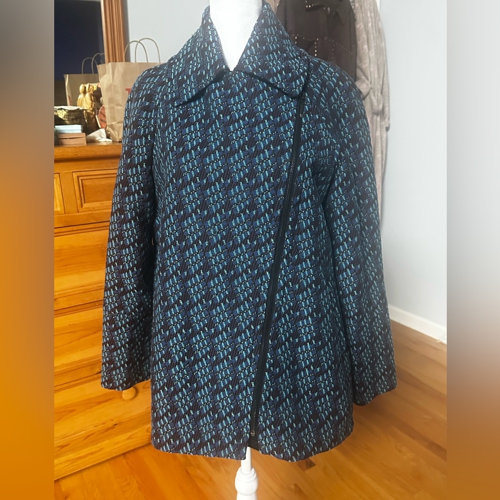 New condition wool knit jacket. - Picture 3 of 6